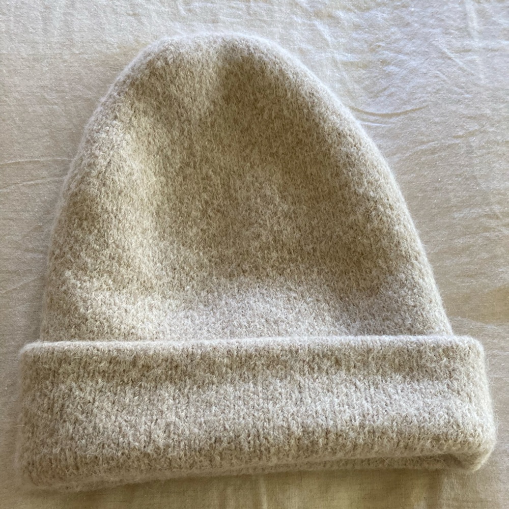 Lauren Manoogian Carpenter hat